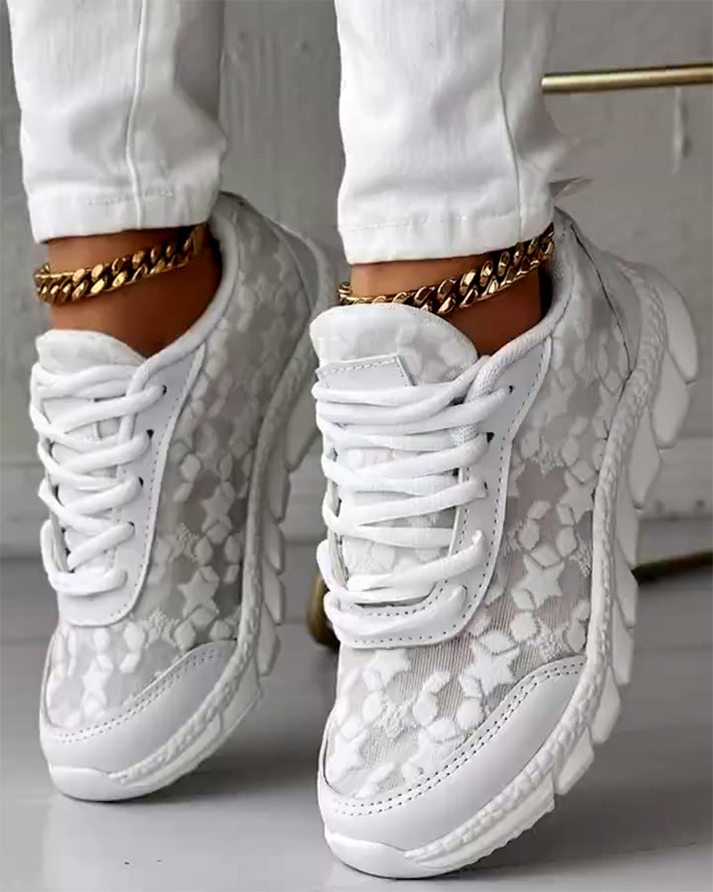 Proste i przewiewne sneakersy w jednolitym kolorze