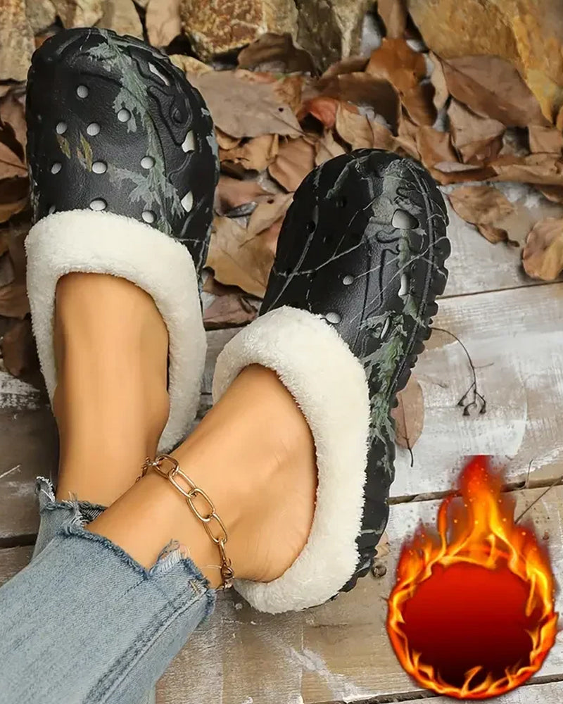 Eleganckie kapcie z antypoślizgowym motywem