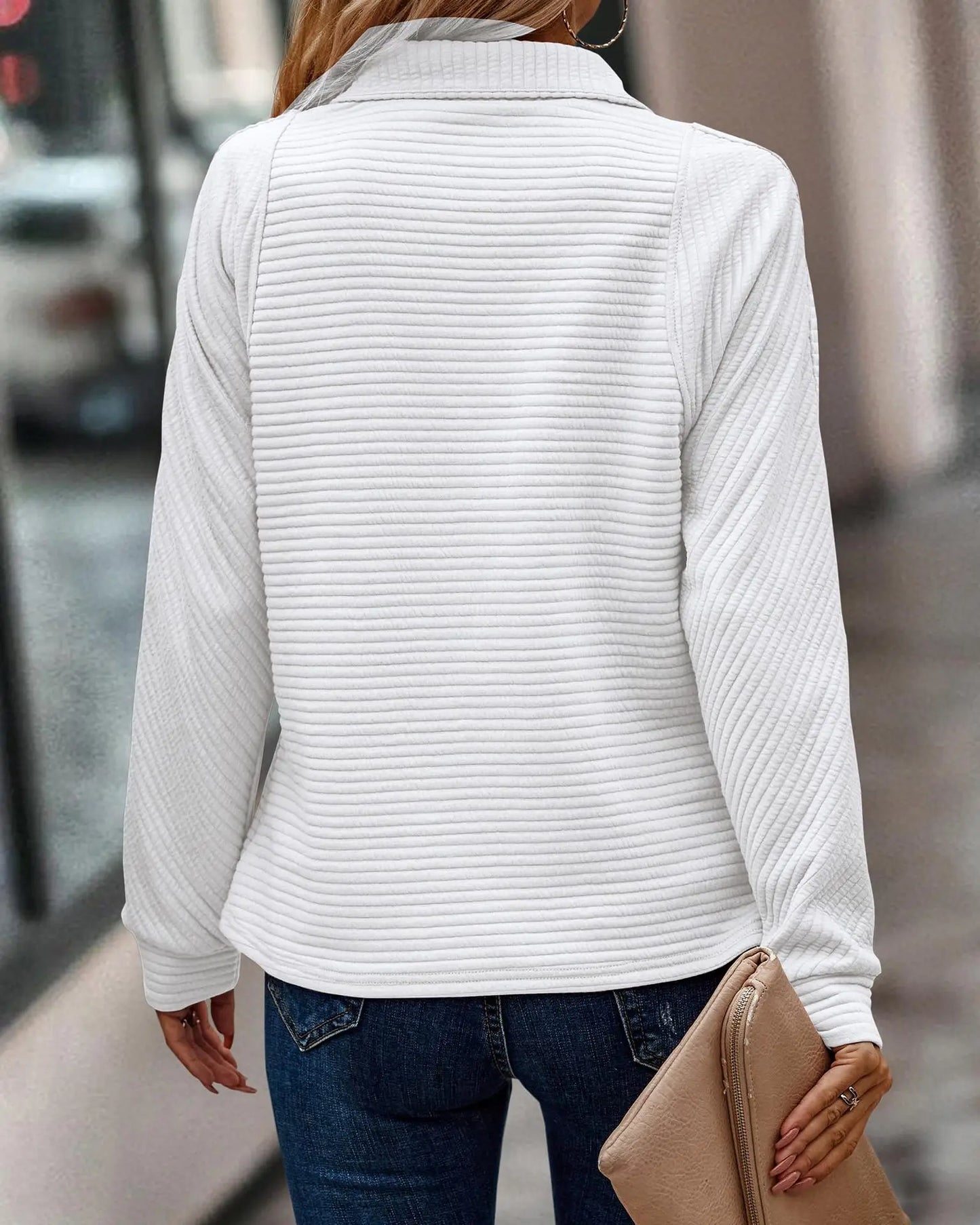 Elise | Elegancki sweter z dekoltem w szpic