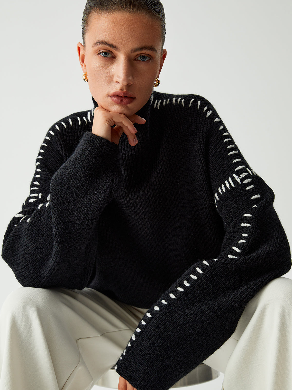 Alma | Oversizowy sweter Dolcevita z pikowanymi detalami