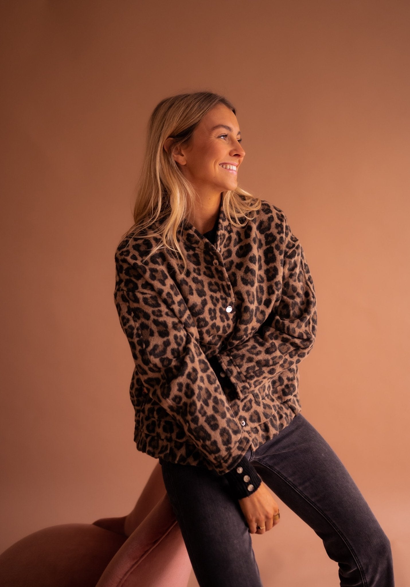 Luna | Modna Kurtka w Panterkę