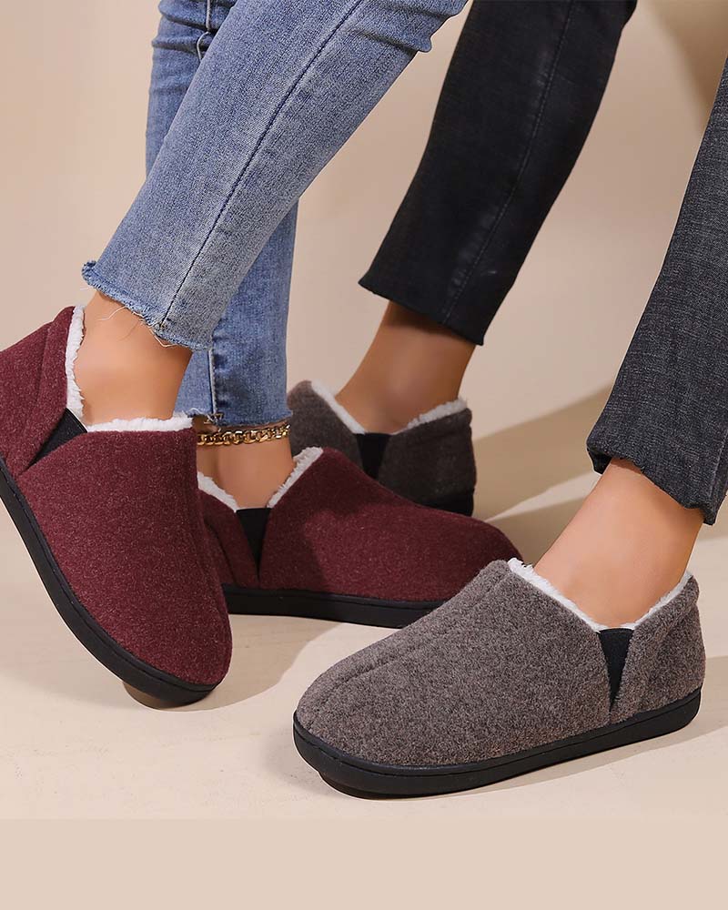 Płaskie buty z jednolitego pluszu
