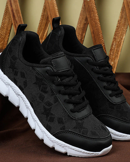 Proste i przewiewne sneakersy w jednolitym kolorze