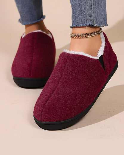 Płaskie buty z jednolitego pluszu