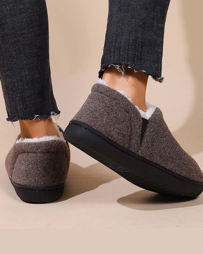 Płaskie buty z jednolitego pluszu