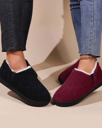 Płaskie buty z jednolitego pluszu